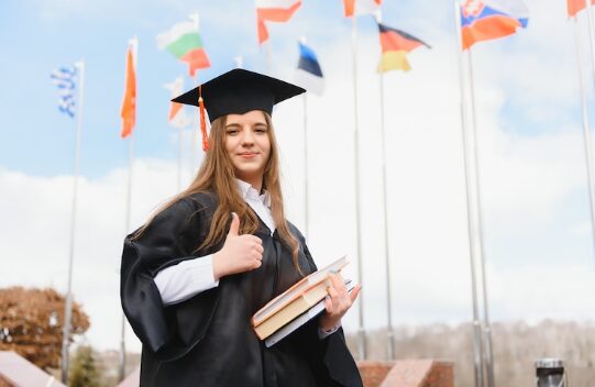 planning-an-international-college-degree?-strengthen-your-profile-with-a-strategic-summer-program