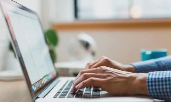 rent-laptop-solutions:-why-businesses-are-shifting-to-laptops-on-rent